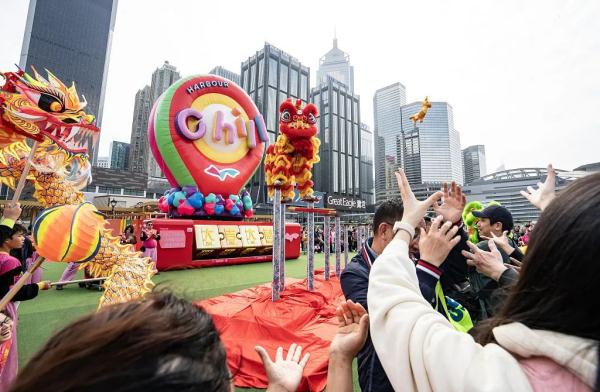 李家超：努力为香港吸“人气”、聚“财气”